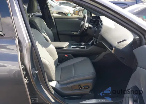 2024 Lexus Rz 300E Premium z USA, uszkodzony, nr VIN JTJABABB8RA000402